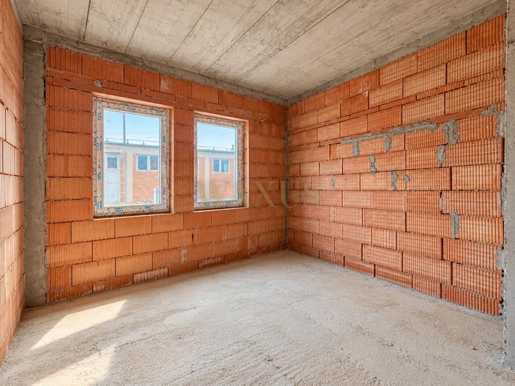 Apartament cu 2 camere semidecomandat în Mărăști