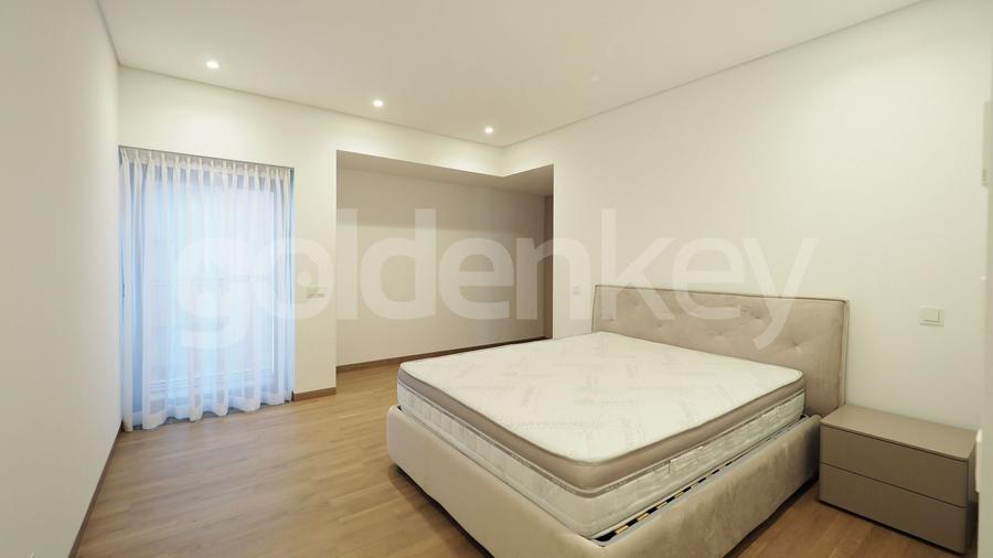 Apartament cu 5 camere semidecomandat, mobilat în Primăverii