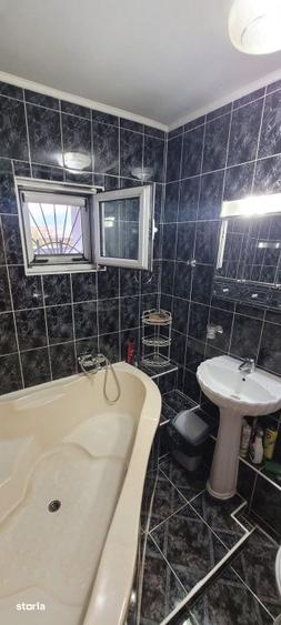 Apartament cu 5 camere decomandat, mobilat în Militari