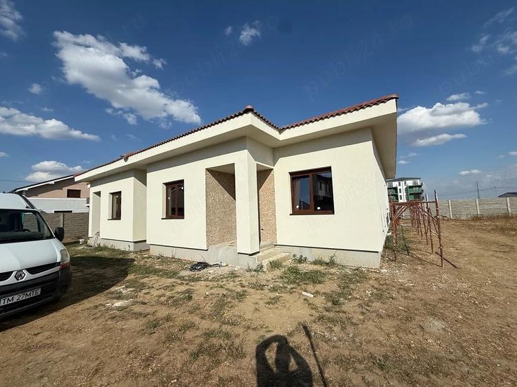 Casă cu Teren 325 Mp în Giroc