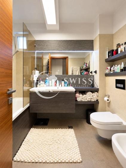 Apartament cu 3 camere semidecomandat, mobilat în Bună Ziua