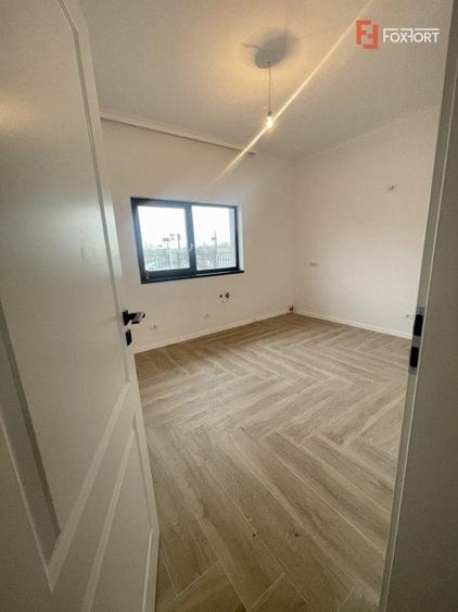 Duplex cu 4 camere cu Canalizare în Dumbrăvița