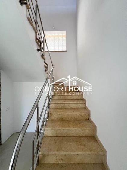 Duplex cu 6 camere cu Canalizare în Iancu Nicolae