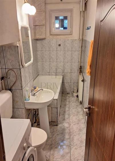 Apartament cu 2 camere nedecomandat în P-ța Doina