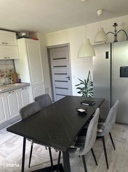Apartament cu 3 camere decomandat în 1 Mai