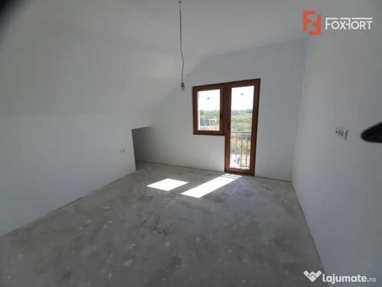Casă cu 4 camere cu Teren 259 Mp în Plopi