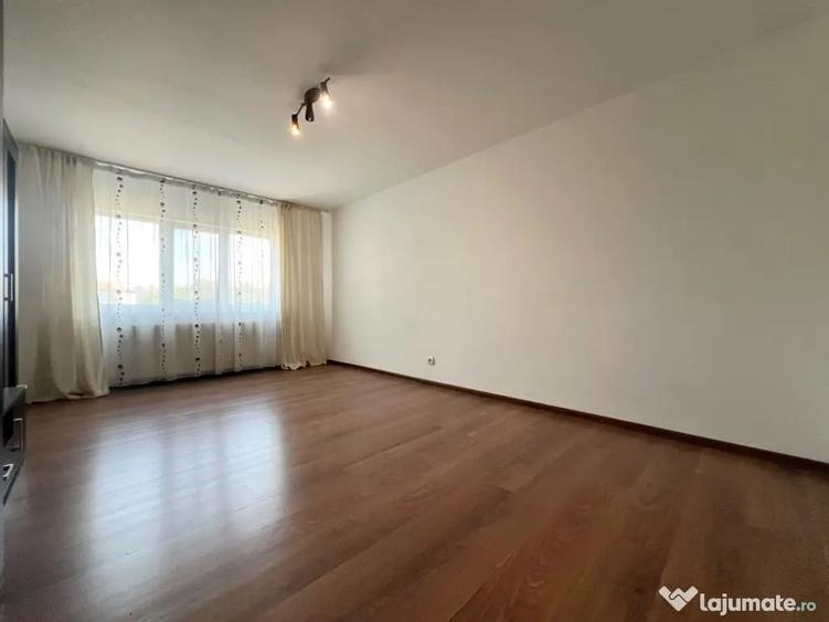 Apartament cu 3 camere decomandat în Lunei