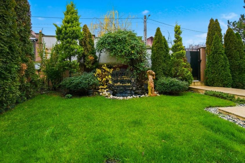 Casă individuală cu 7 camere cu Teren 384 Mp în Hlincea