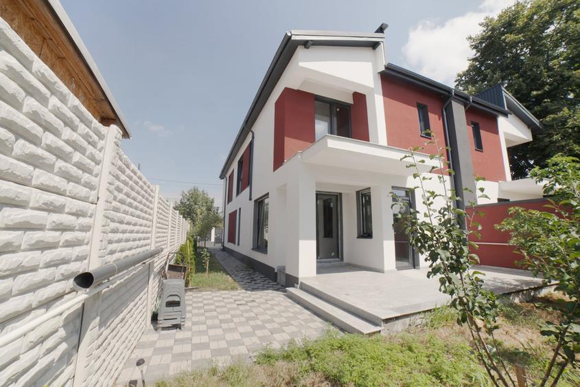 Casă individuală cu 5 camere cu Canalizare în Chitila
