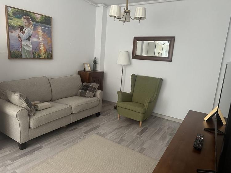 Apartament cu 2 camere decomandat în Central
