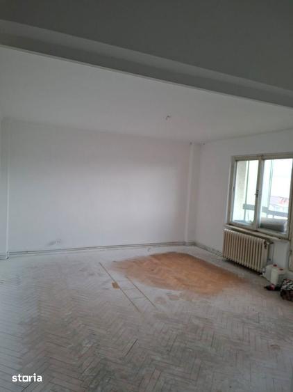 Apartament cu 3 camere în Unirii