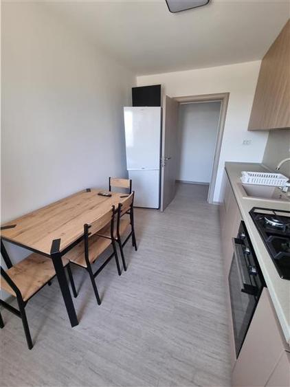 Apartament cu 2 camere decomandat, mobilat în 1 Mai