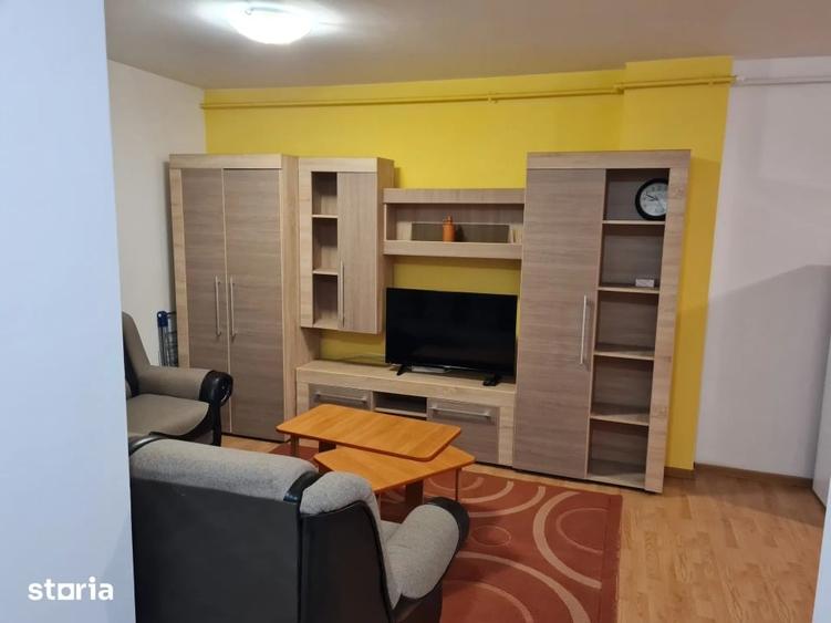 &Icirc;nchiriez apartament 3 camere - 1