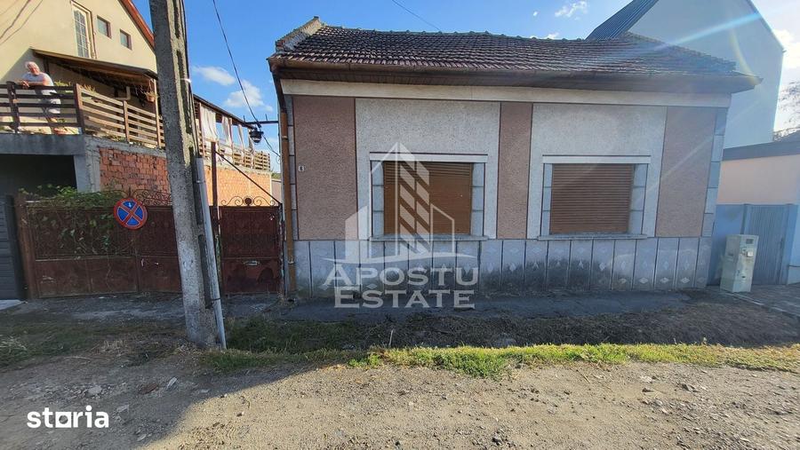 Casă cu 5 camere cu Teren 780 Mp în Ghirodei