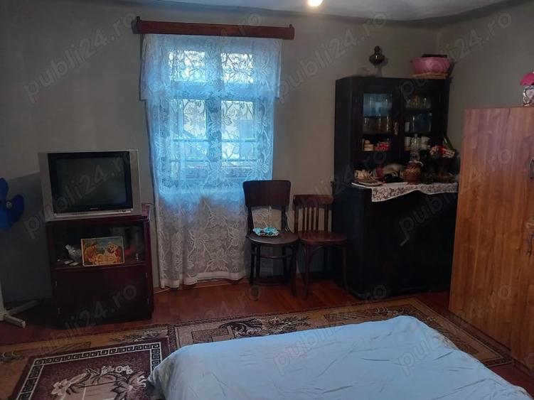 Casă cu 6 camere cu Teren 300 Mp în Central