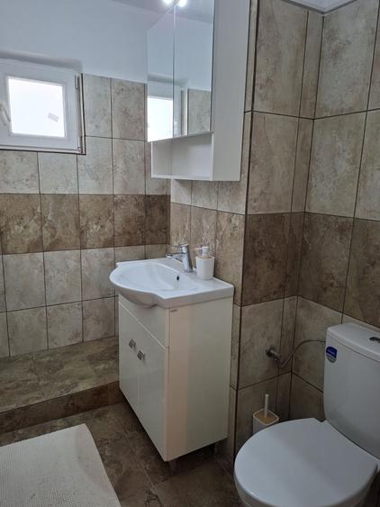 Apartament cu 3 camere decomandat în Steaua