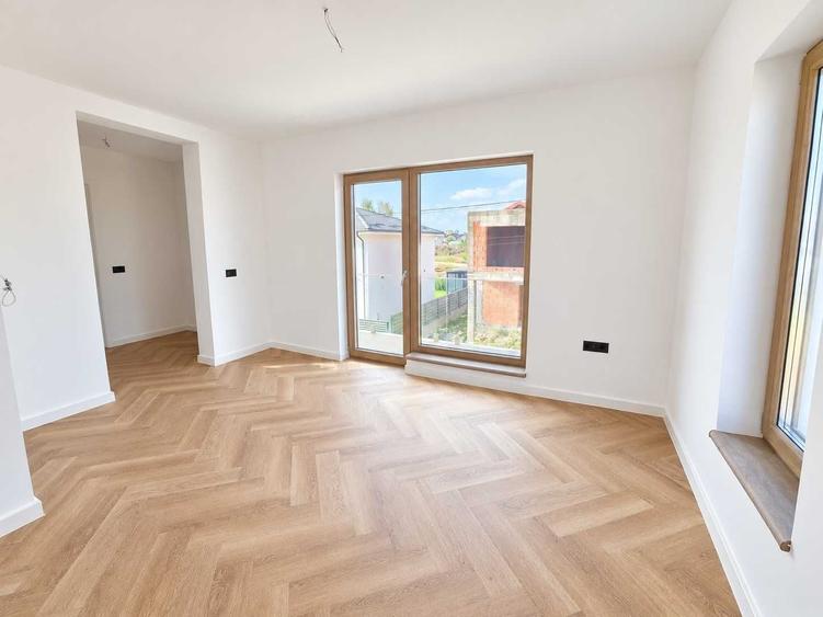 Casă cu 4 camere în Prundu