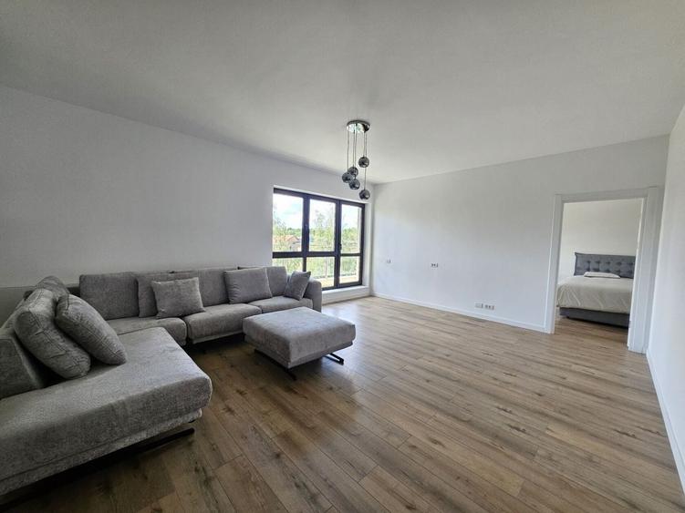 Apartament cu 4 camere decomandat, mobilat în Pipera