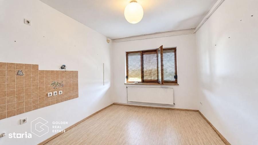 Apartament cu 4 camere decomandat în Central