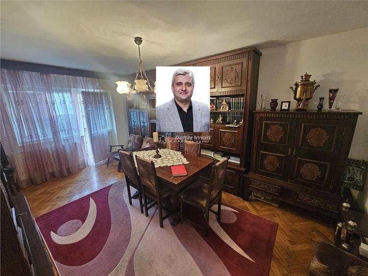 Apartament cu 4 camere decomandat în Central