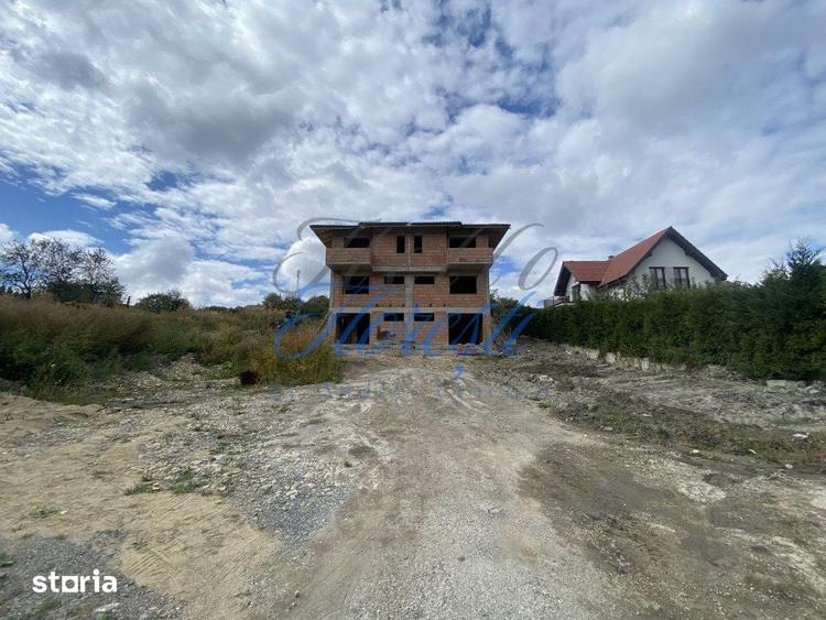 Casă cu 5 camere cu Teren 575 Mp în Feleacu