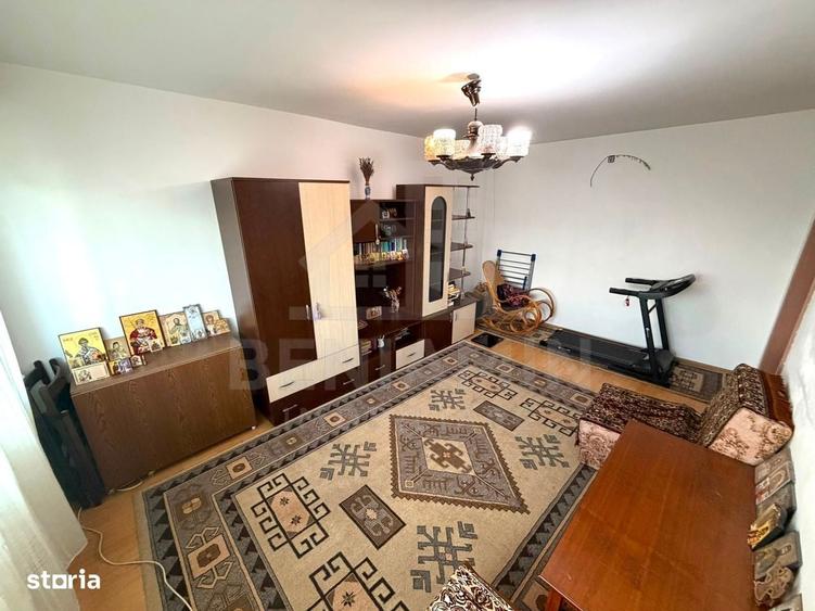 Apartament cu 3 camere decomandat în 1 Mai