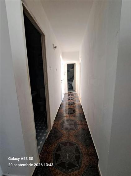 Apartament cu 3 camere decomandat în Basarabia