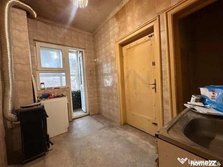 Casă cu 8 camere cu Teren 100 Mp în Alba Iulia