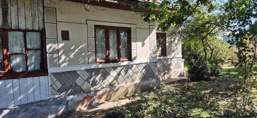 Casă individuală cu 3 camere cu Teren 1000 Mp în Curătești