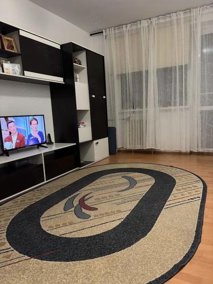 Apartament cu 3 camere decomandat, mobilat în Tineretului
