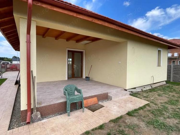 Casă cu 3 camere cu Teren 500 Mp în Ghiroda