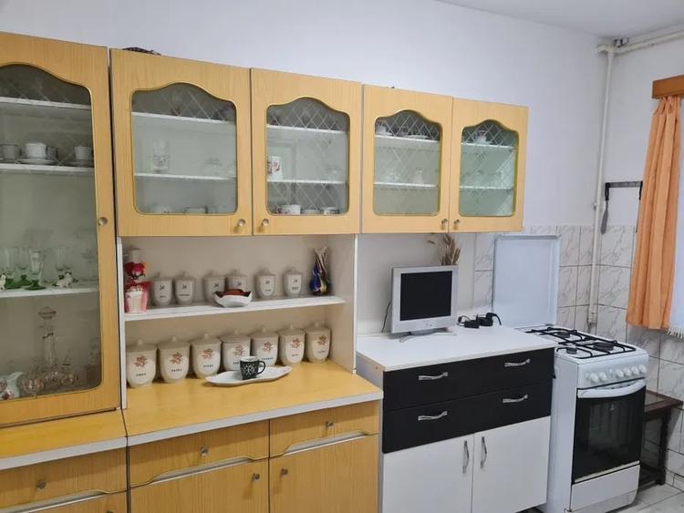 Apartament 2 camere| Renovabil | decomandat | Parter | 45 mp | Zonă Cetate - 1