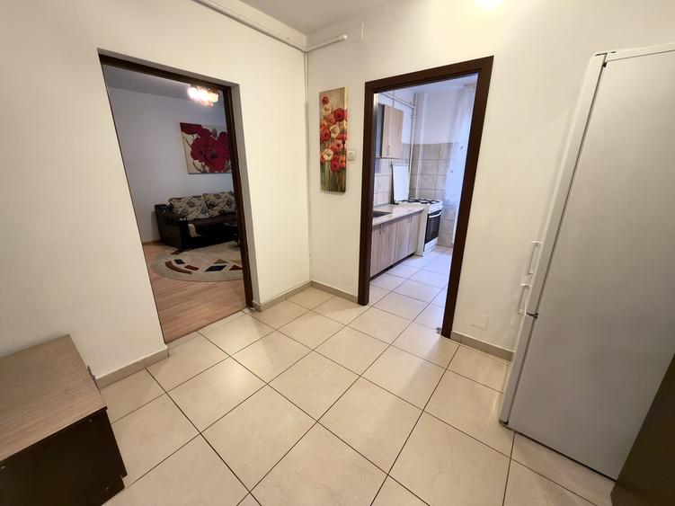 Apartament cu 2 camere semidecomandat, mobilat în Ștefan cel Mare
