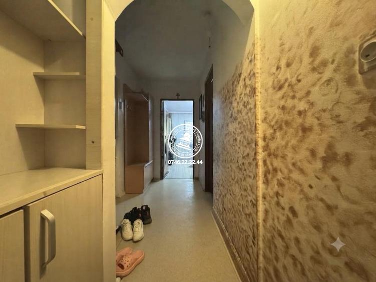 Apartament cu 2 camere decomandat în Nicolina