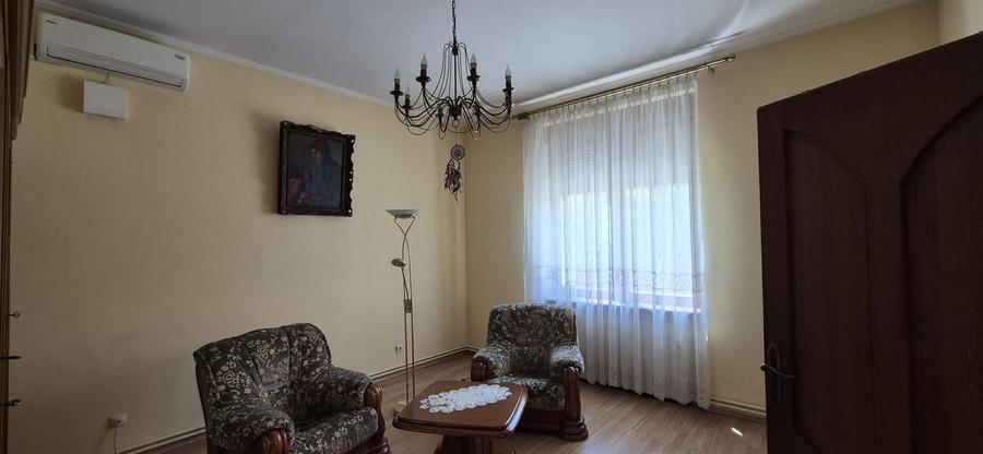 Casă individuală cu 3 camere cu Canalizare în Ultracentral