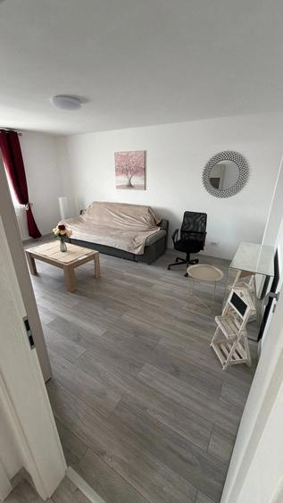 Apartament cu 2 camere decomandat în 1 Decembrie