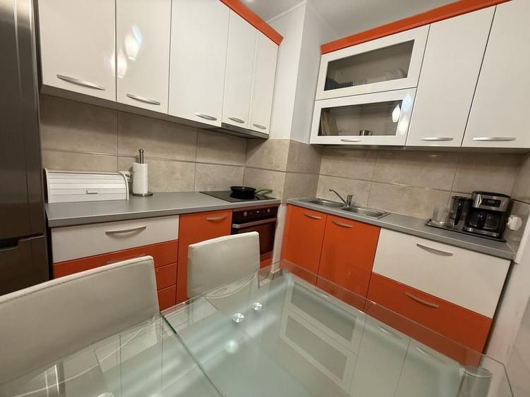 Apartament cu 3 camere decomandat în Lotus
