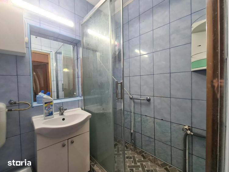 Apartament cu 3 camere decomandat în Dristor
