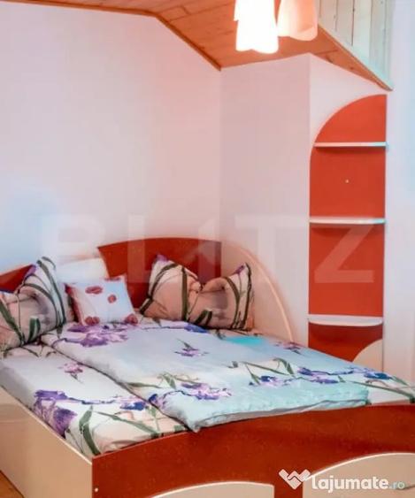 Casă cu 6 camere cu Teren 551 Mp în Teiu