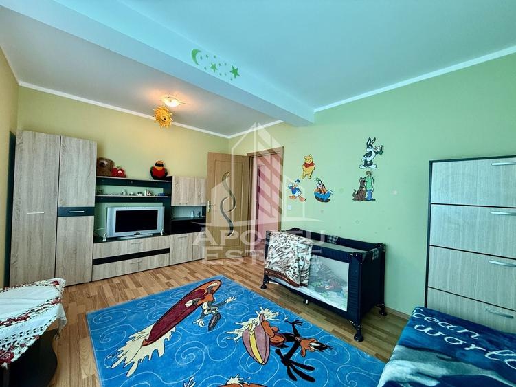 Casă individuală cu 6 camere cu Canalizare în Ghirodei