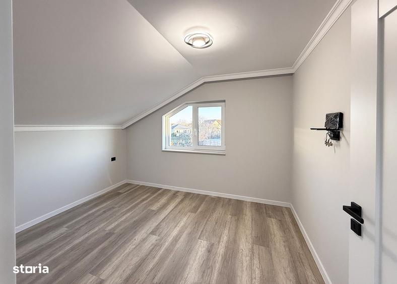 Casă cu 4 camere cu Teren 320 Mp în Sântion