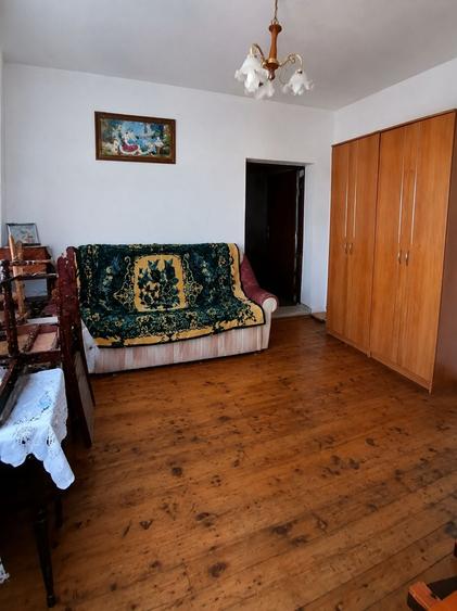 Casă cu 3 camere în Central