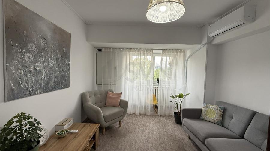 Apartament cu 4 camere decomandat în P-ța Unirii