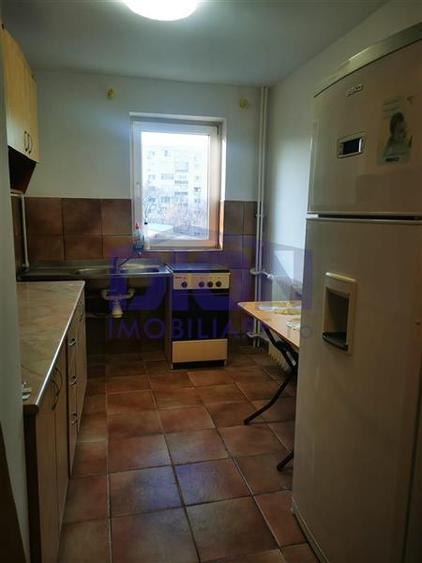 Apartament cu 2 camere semidecomandat în Crângași