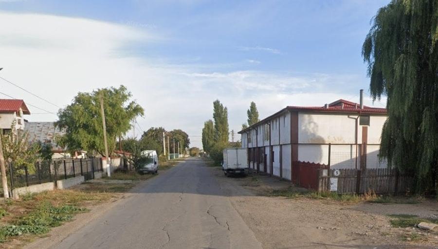 Spațiu industrial, de 928 mp, în Săgeata