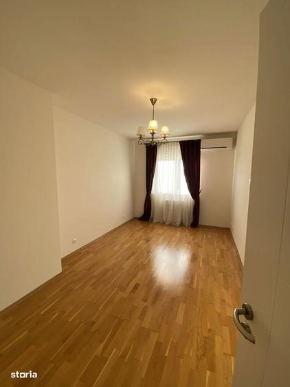 Apartament cu 3 camere, mobilat în Central
