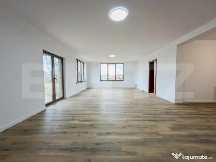 Casă cu 4 camere cu Teren 2000 Mp în Central