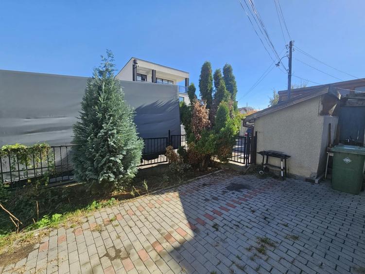 Casă individuală cu 3 camere cu Canalizare în Central