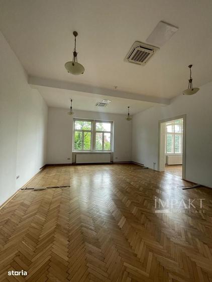 Spațiu comercial, de 597 mp, în Horea