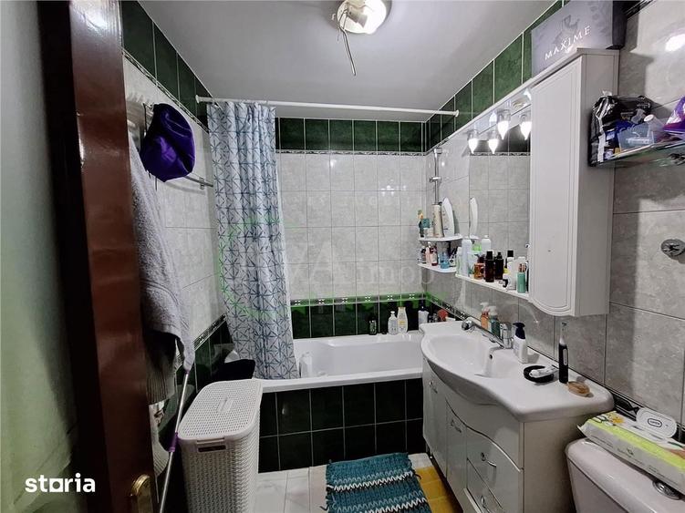 Apartament cu 4 camere decomandat în Dămienești
